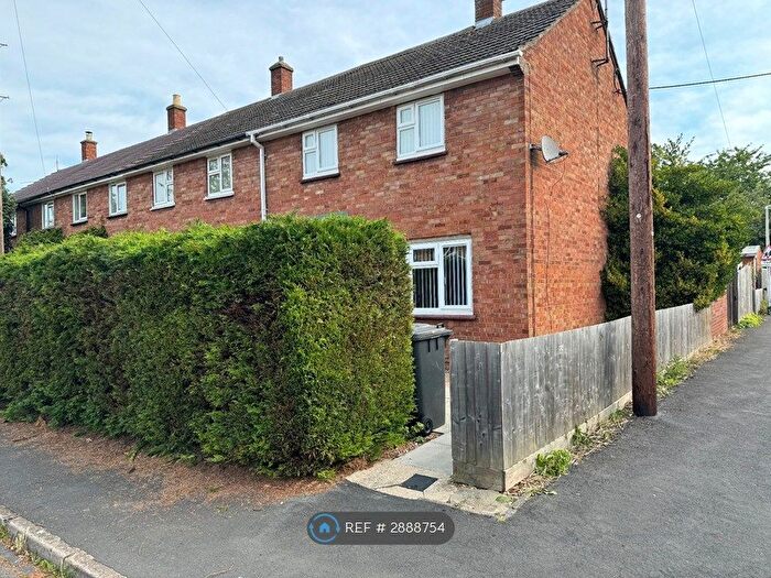 3 Bedroom Semi-Detached House To Rent In Beales Way, Cambridge, CB4
