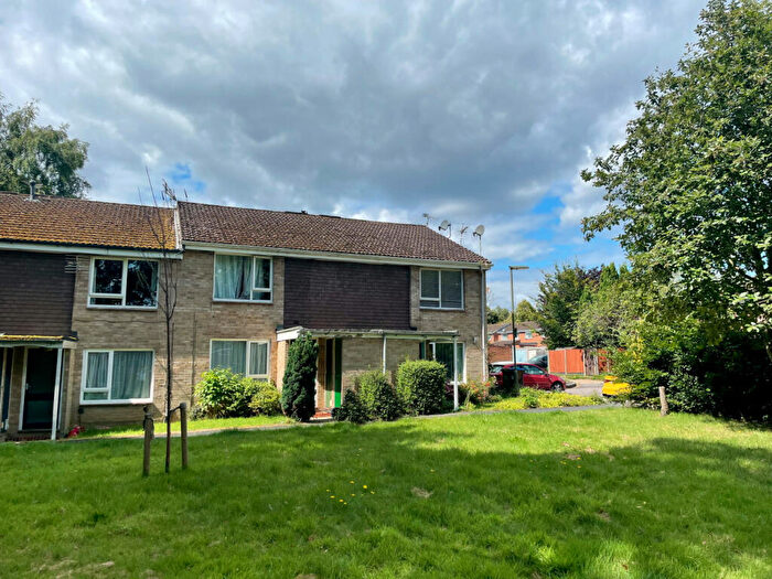 1 Bedroom Flat To Rent In Wansford Green, Woking, GU21