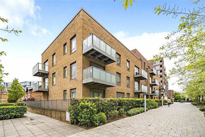 2 Bedroom Apartment To Rent In Bath House Court, Smithfield Square, Hornsey, N8