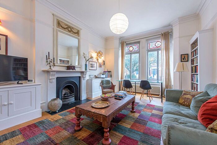 1 Bedroom Flat For Sale In Primrose Gardens, Belsize Park, London, NW3