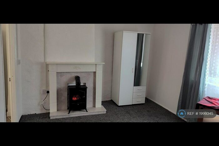 1 Bedroom Flat To Rent In Lowtown Pudsey, Pudsey, LS28
