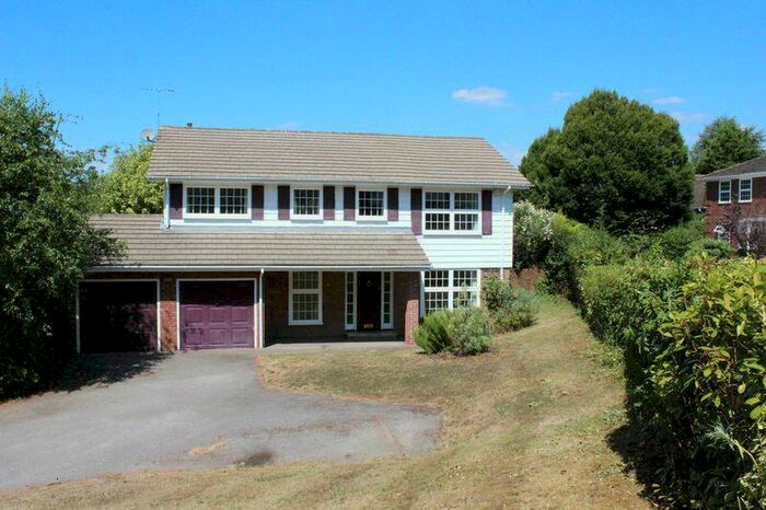 5 Bedroom Detached House To Rent In Southcote Way, Penn, HP10