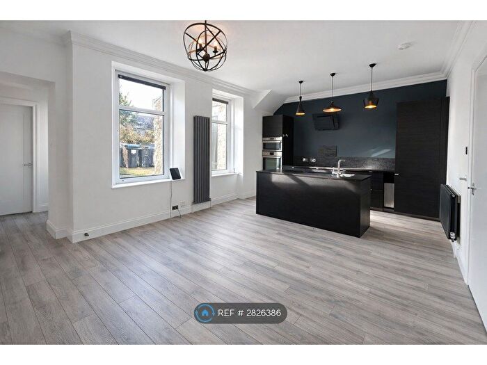 3 Bedroom Flat To Rent In Great Northern Road, Aberdeen, AB24