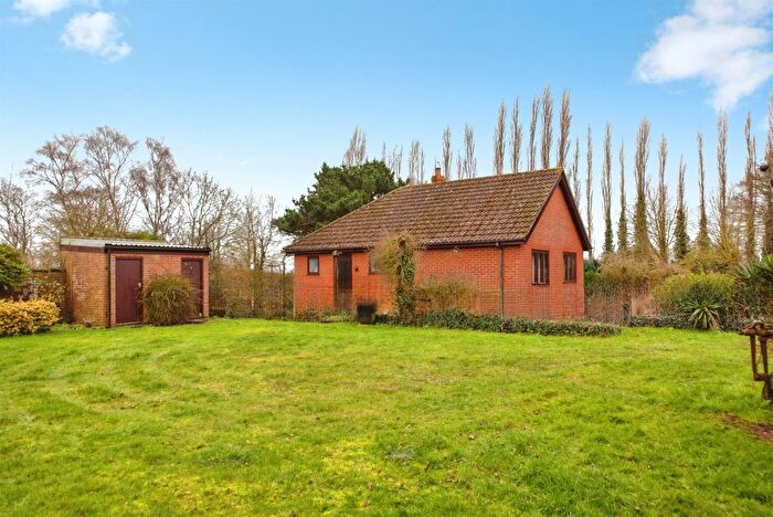 2 Bedroom Detached Bungalow For Sale In North Drove, Quadring, Spalding, PE11