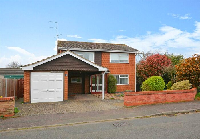 4 Bedroom Detached House For Sale In The Oaklands, Collingham, Newark, NG23