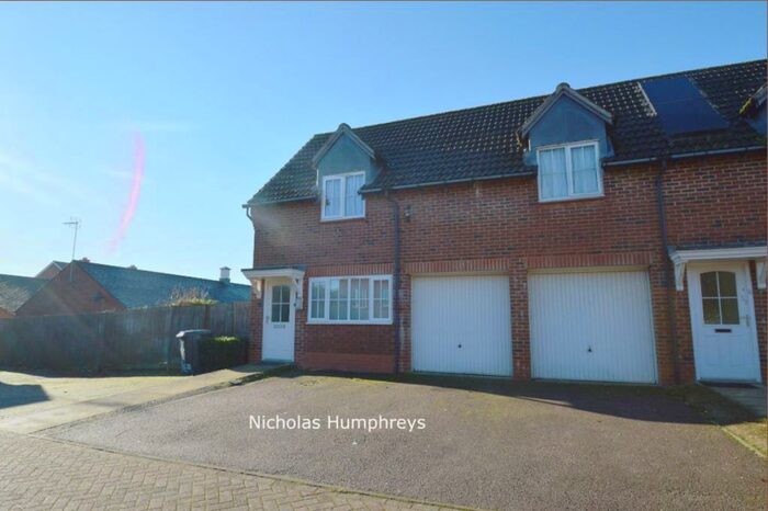 2 Bedroom Property To Rent In Tigermoth Way, AL10