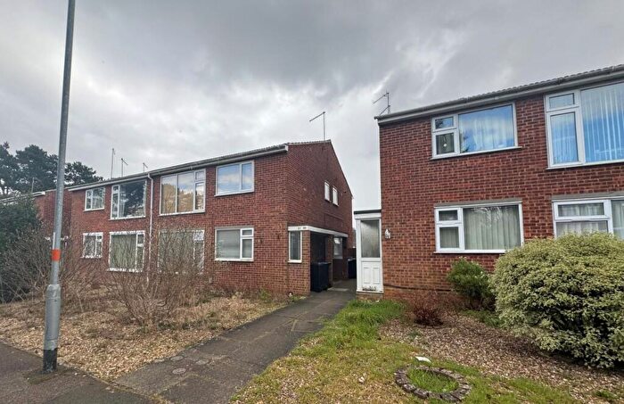 2 Bedroom Maisonette For Sale In Conifer Rise, Westone, Northampton, NN3