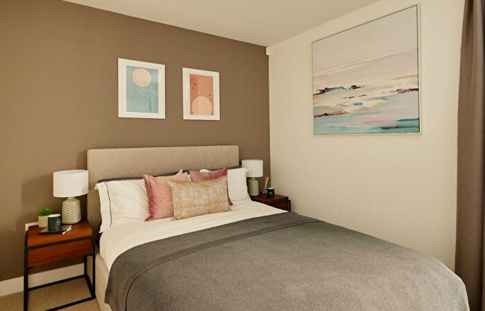 3 Bedroom Apartment To Rent In Park Square, Avebury Boulevard, Milton Keynes, MK9