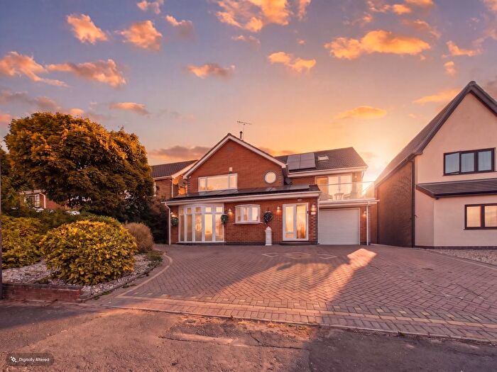 5 Bedroom Detached House For Sale In Boscobel Road, Great Barr, Birmingham, B43
