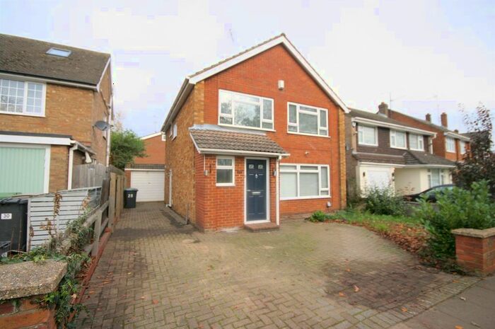 3 Bedroom Detached House To Rent In Riddy Lane, Luton, LU3