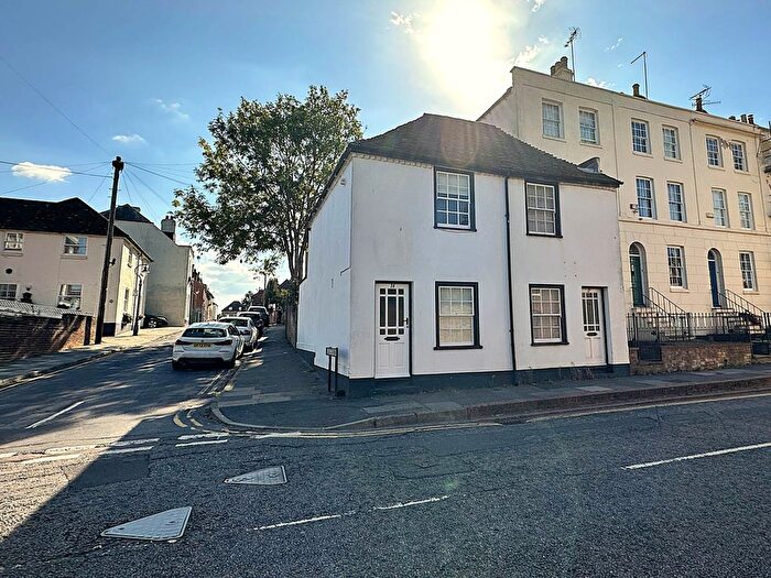 2 Bedroom End Of Terrace House To Rent In Oaten Hill, Canterbury, CT1