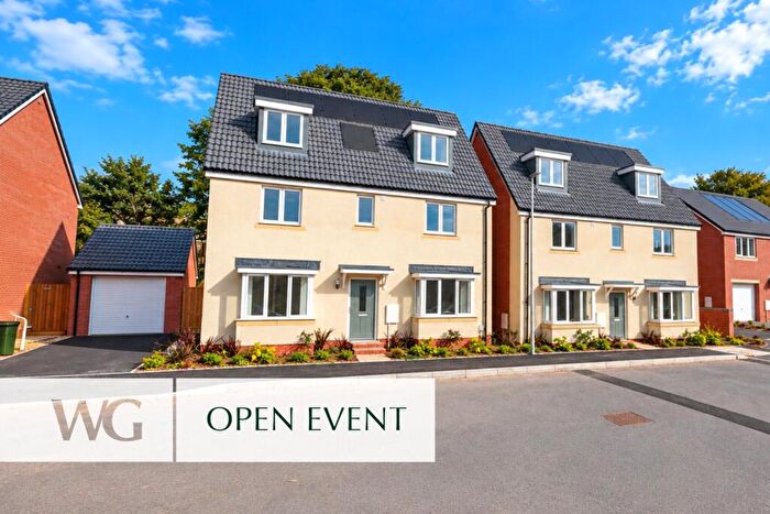 5 Bedroom Detached House For Sale In Gadwall Court, Dawlsih, EX7