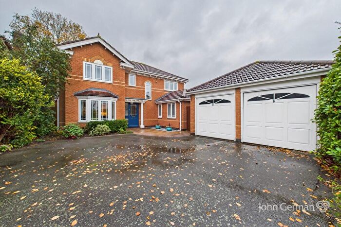 4 Bedroom Detached House For Sale In Spruce Avenue, Loughborough, LE11