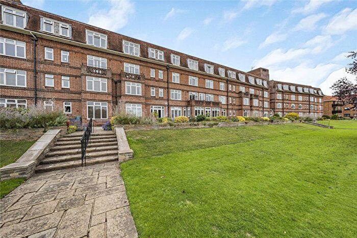 1 Bedroom Flat For Sale In Thames Eyot, Cross Deep, Twickenham, TW1