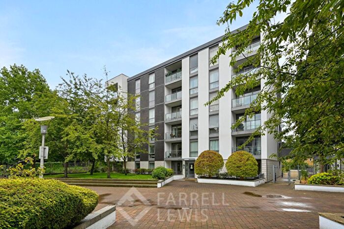 2 Bedroom Flat For Sale In Firestone House, Boston Manor, TW8