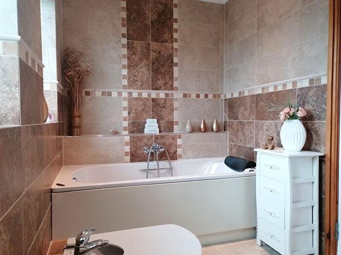 4 Bedroom Detached House For Sale In Monksford Close, Kidwelly, SA17