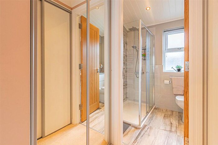 2 Bedroom Retirement Property For Sale In North Drive, Blunsdon Abbey Park, Blunsdon, SN25