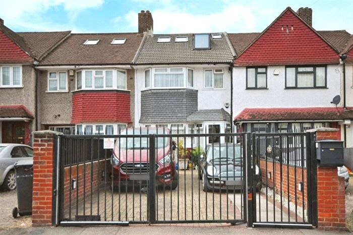 4 Bedroom Terraced House For Sale In Longhill Road, London, SE6