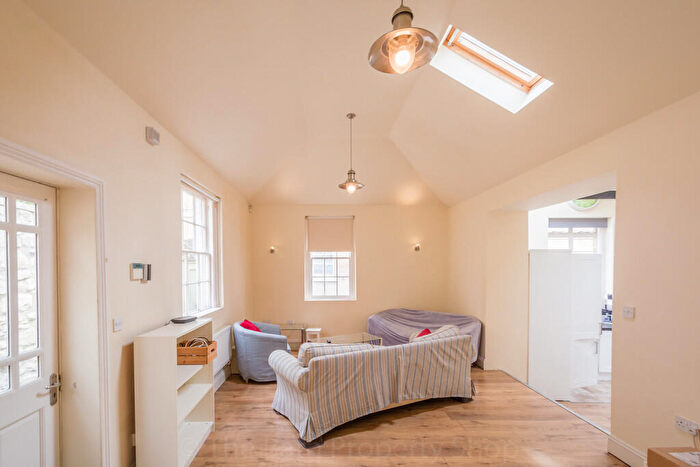 2 Bedroom Flat To Rent In Barton Buildings, Bath, BA1