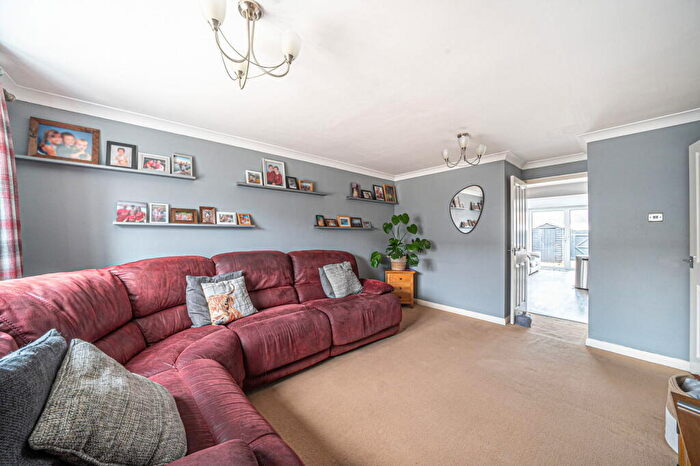 3 Bedroom Terraced House For Sale In Alliston Way, Whitchurch, RG28