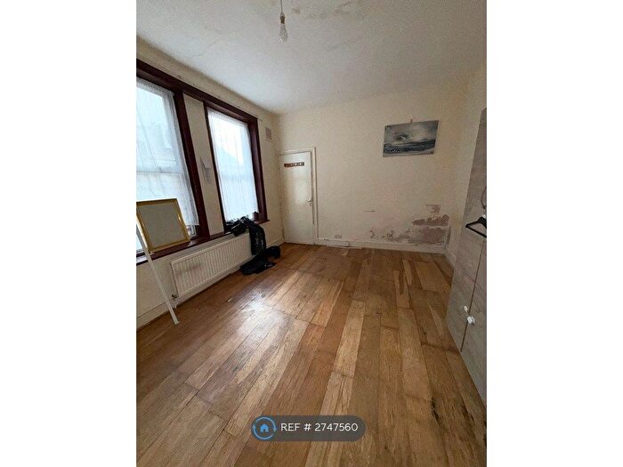 Studio To Rent In High Road Leytonstone, London, E11