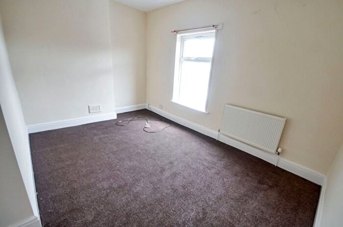 3 Bedroom Flat To Rent In Ross Street, Widnes, WA8