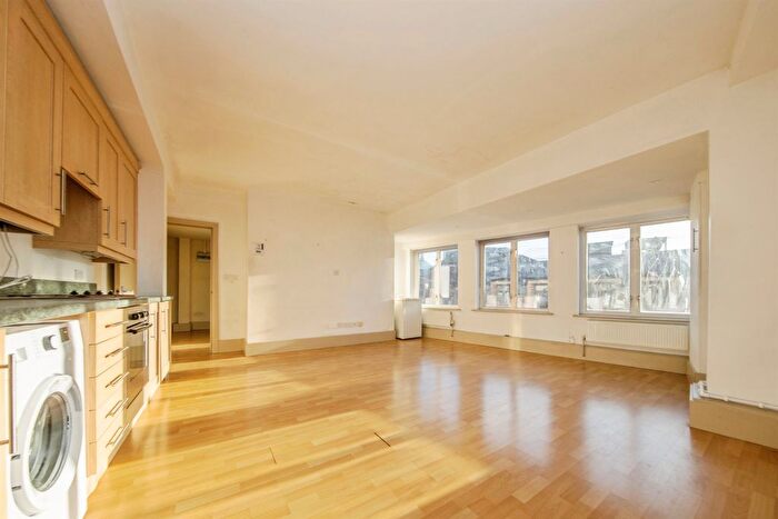 1 Bedroom Flat For Sale In Elm Street, Ipswich, IP1