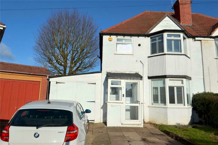 3 Bedroom Semi-Detached House To Rent In Bradnock Close, Birmingham, West Midlands, B13