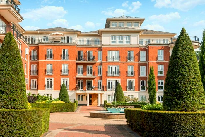 3 Bedroom Flat To Rent In Clevedon Road, Twickenham, TW1