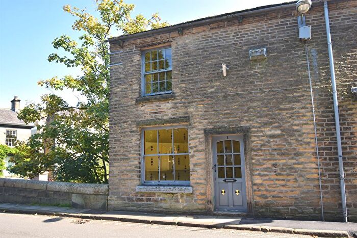 1 Bedroom End Of Terrace House For Sale In Church Street, Hayfield, High Peak, Derbyshire, SK22