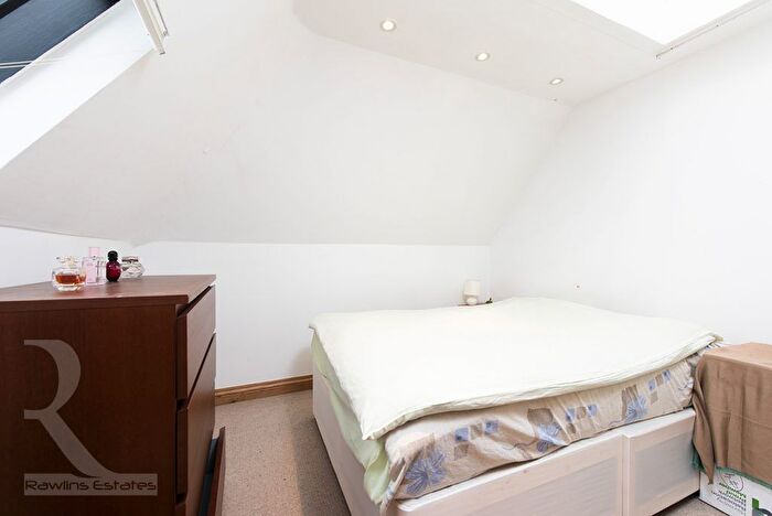 1 Bedroom Flat To Rent In Ossulton Way, London, N2