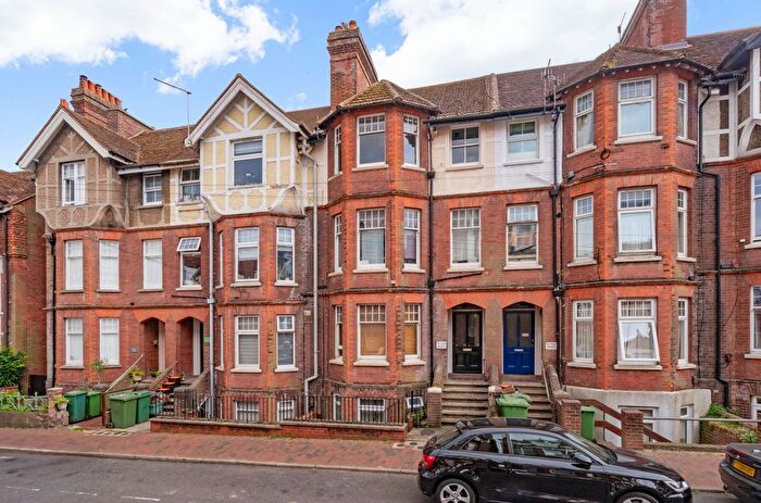 2 Bedroom Flat For Sale In Flat, Tunbridge Wells, Kent, TN1