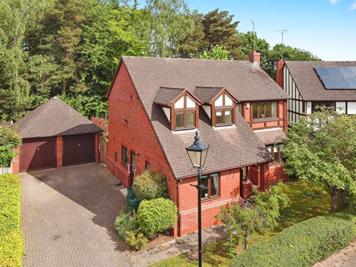 4 Bedroom Detached House For Sale In Butterworth Drive, Coventry, CV4