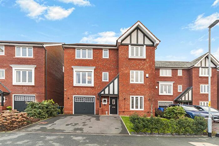 5 Bedroom Detached House For Sale In Fletcher Close, Ramsbottom, BL0