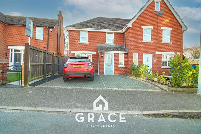3 Bedroom Semi Detached House For Sale In Cauldwell Avenue, Ipswich, IP4