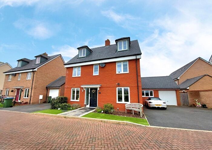 5 Bedroom Detached House For Sale In Sierra Drive, Aylesbury, HP18