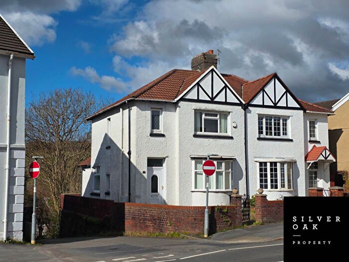 3 Bedroom Semi-Detached House To Rent In Felinfoel Road, Llanelli, Carmarthenshire, SA15