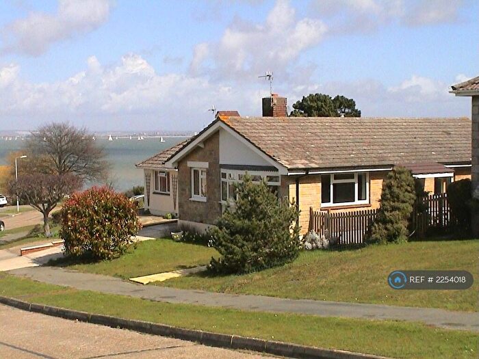 3 Bedroom Bungalow To Rent In Westfield Park, Ryde, PO33