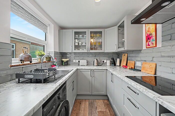 2 Bedroom Terraced House For Sale In Chatsworth Road, Chesterfield, S40