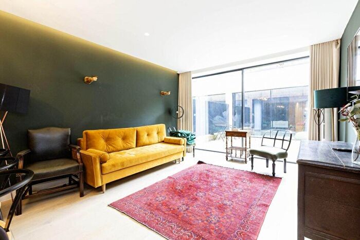 3 Bedroom Flat To Rent In Arco Walk, Highgate Road, Kentish Town, NW5