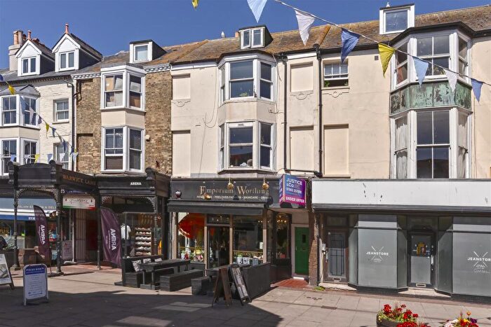 2 Bedroom Flat For Sale In Warwick Street, Worthing, BN11