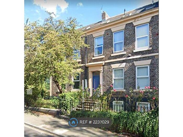 2 Bedroom Flat To Rent In Hawthorn Terrace, Newcastle Upon Tyne, NE4