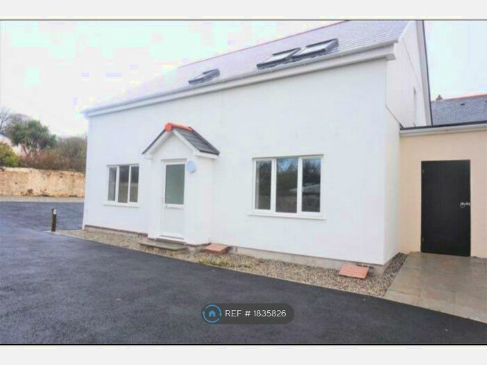 3 Bedroom Flat To Rent In Mount Pleasant Road, Camborne, TR14