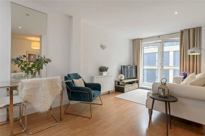 2 Bedroom Flat To Rent In Seward Street, London, EC1V