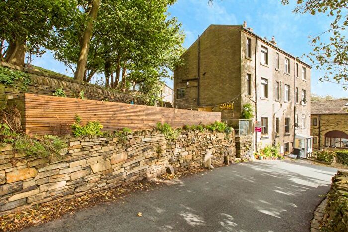 2 Bedroom End Of Terrace House For Sale In Green Hill, Warley, Halifax, HX2