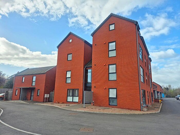 2 Bedroom Flat For Sale In Pinsley Mill Gardens, Leominster, Herefordshire, HR6