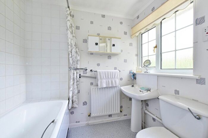 4 Bedroom Detached House For Sale In Green Lane, Farnham Common, SL2