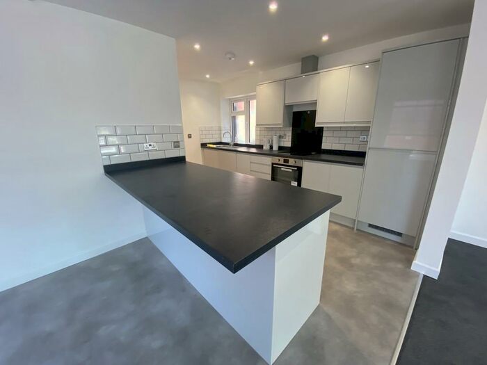 2 Bedroom Apartment To Rent In Pelhams Lane, CO1