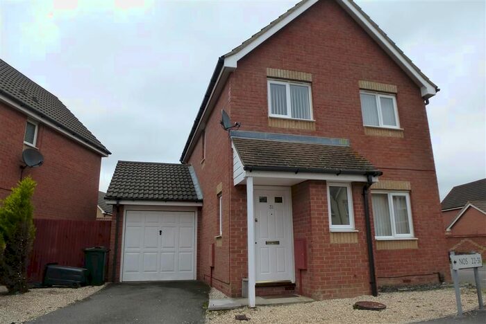 3 Bedroom Property To Rent In Butterside Road, Park Farm, Ashford, TN23