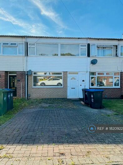 3 Bedroom Terraced House To Rent In Parkfield Road, Rugby, CV21